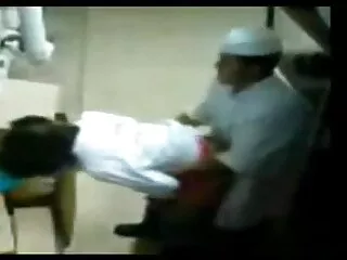 Hay una cuerda en la jaula. Parte B porno español latino hd